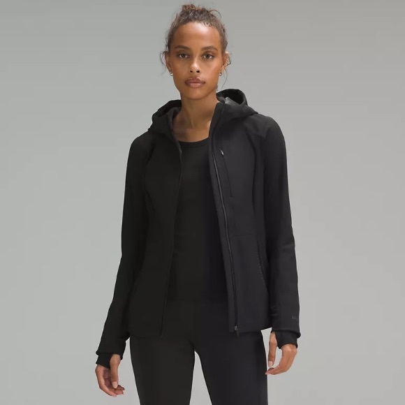 🆕Lululemon Cross Chill RepelShell Hooded Jacket in Black - Picture 5 of 17